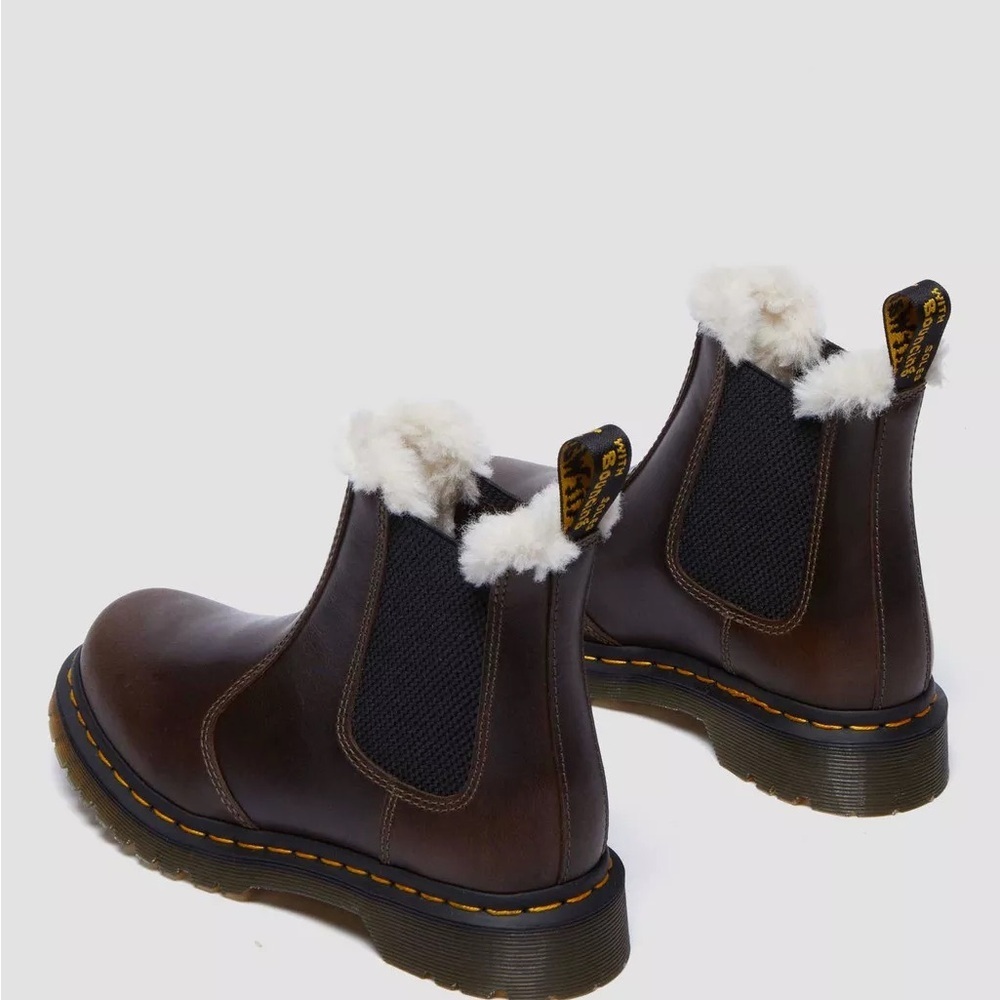 2976 WOMEN'S FAUX FUR LINED CHELSEA BOOTS - Picture 5 of 11